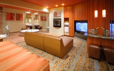 Le Chabrol Hotel & Suites