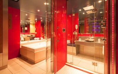 Le Chabrol Hotel & Suites
