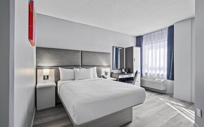 Travelodge Hotel by Wyndham Montreal Centre