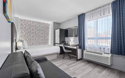 Travelodge Hotel by Wyndham Montreal Centre