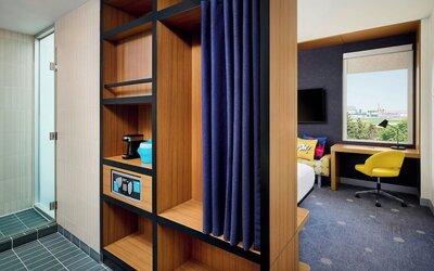 Aloft by Marriott Montreal Airport