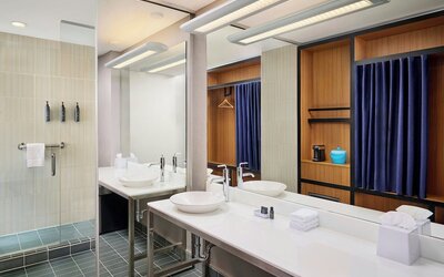 Aloft by Marriott Montreal Airport