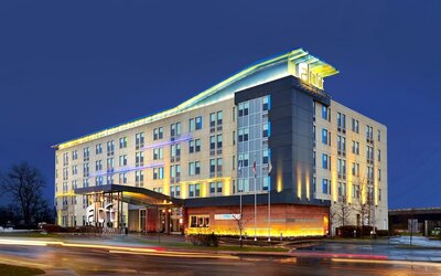 Aloft by Marriott Montreal Airport