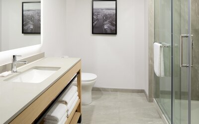 Hyatt Place Montreal Airport