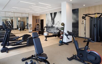 Hyatt Place Montreal Airport