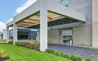 Home2 Suites by Hilton Montreal Dorval