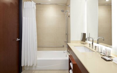Montreal Airport Marriott In-Terminal Hotel