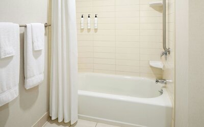 Fairfield Inn & Suites by Marriott Montreal Airport