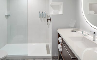 Courtyard By Marriott Montreal Laval