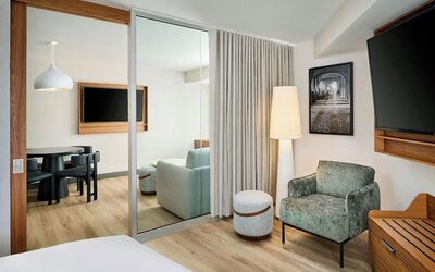 Ômage Hotel, Montreal Laval, a Tribute Portfolio Hotel