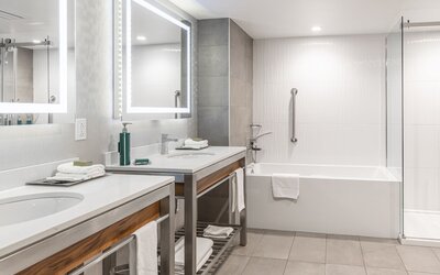Ômage Hotel, Montreal Laval, a Tribute Portfolio Hotel