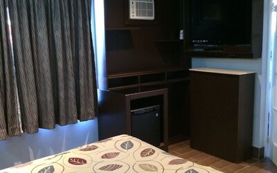Olux Hotel Motel & Suites