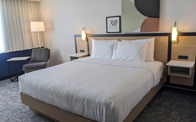 Spark by Hilton Montreal Brossard