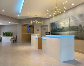 Embassy Suites by Hilton Montreal Airport