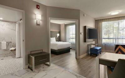 Embassy Suites by Hilton Montreal Airport