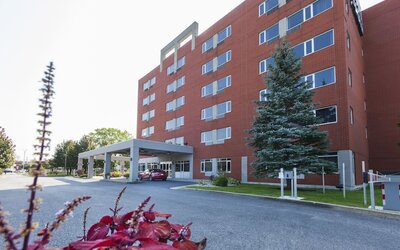 Hôtel Le Dauphin Montréal - Longueuil