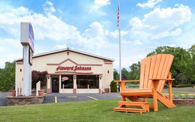 Hotel exterior at Howard Johnson Express Inn - Rocky Hill.