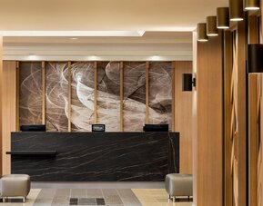 DoubleTree by Hilton Pointe Claire Montreal Airport West