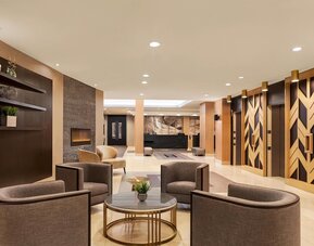 DoubleTree by Hilton Pointe Claire Montreal Airport West