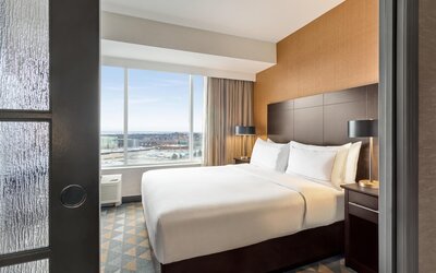 DoubleTree by Hilton Pointe Claire Montreal Airport West