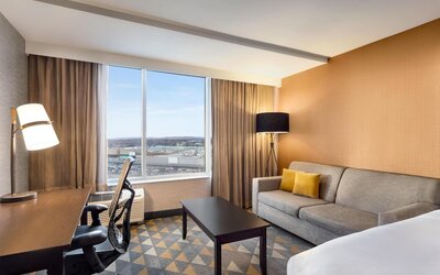 DoubleTree by Hilton Pointe Claire Montreal Airport West