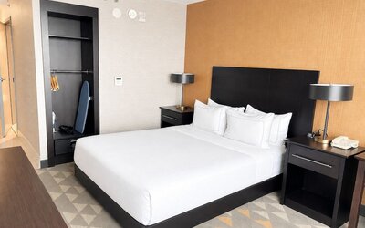 DoubleTree by Hilton Pointe Claire Montreal Airport West