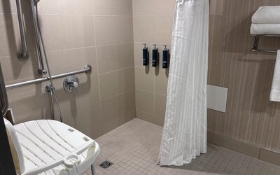 DoubleTree by Hilton Pointe Claire Montreal Airport West