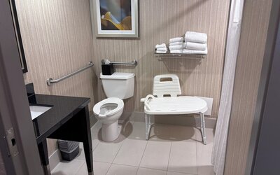 DoubleTree by Hilton Pointe Claire Montreal Airport West