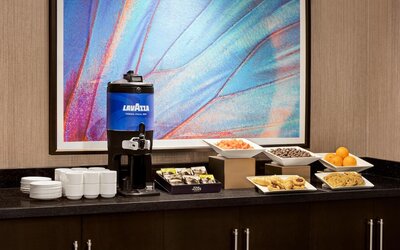 DoubleTree by Hilton Pointe Claire Montreal Airport West
