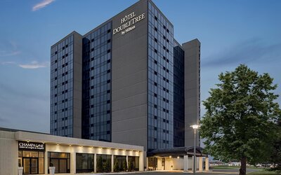 DoubleTree by Hilton Pointe Claire Montreal Airport West