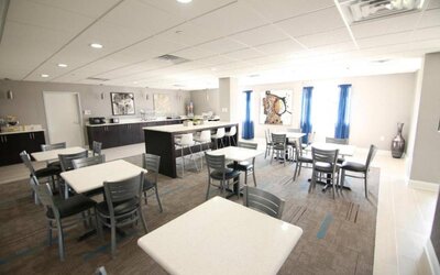 Dining area perfect for coworking at Home Inn & Suites.