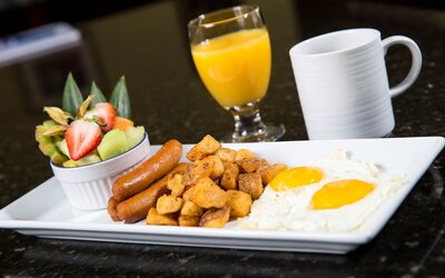 Holiday Inn Montreal Longueuil by IHG