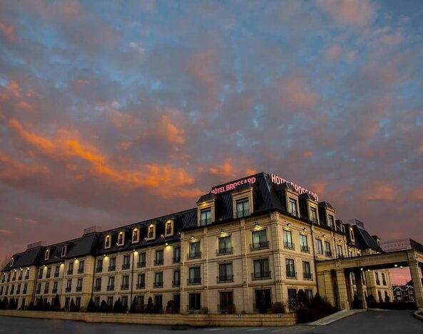 Hotel Brossard, an Ascend Collection Hotel