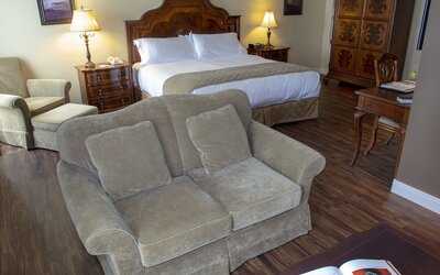 Hotel Brossard, an Ascend Collection Hotel