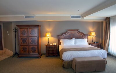 Hotel Brossard, an Ascend Collection Hotel