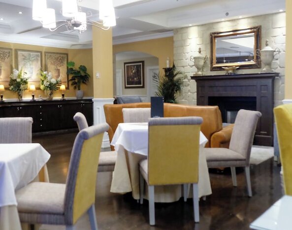 Le St-Martin Hotel & Suites Laval