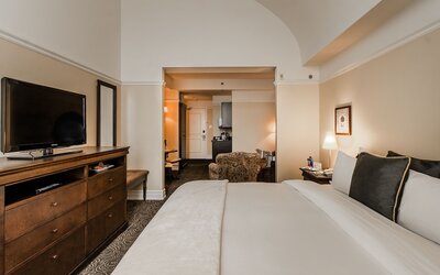 Le St-Martin Hotel & Suites Laval