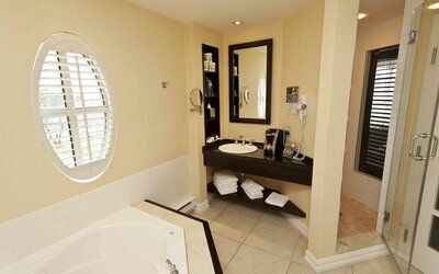 Le St-Martin Hotel & Suites Laval
