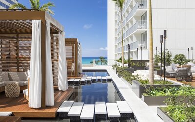 Room, 1 King Bed, Mountain View (Waikiki Mountain View)