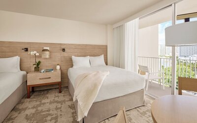 Room, 2 Queen Beds, Mountain View (Waikiki Mountain View)