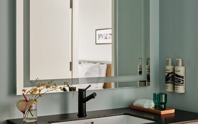 Deluxe Room, 1 Queen Bed, Transfer Shower (ADA w/ Transfer Shower) - Breakfast for 2