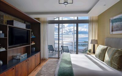 Ka Laʻi Waikiki Beach, LXR Hotels & Resorts