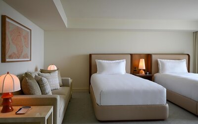 Ka Laʻi Waikiki Beach, LXR Hotels & Resorts
