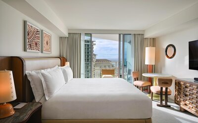 Ka Laʻi Waikiki Beach, LXR Hotels & Resorts