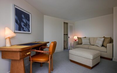 Ka Laʻi Waikiki Beach, LXR Hotels & Resorts