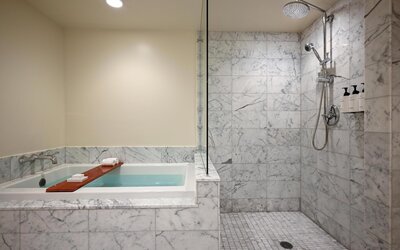 Ka Laʻi Waikiki Beach, LXR Hotels & Resorts