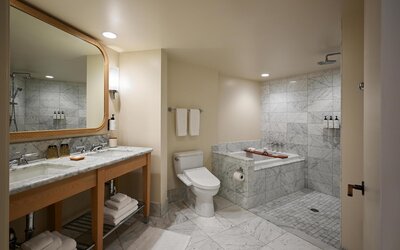 Ka Laʻi Waikiki Beach, LXR Hotels & Resorts