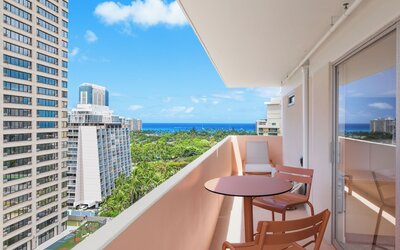 The Ambassador Hotel of Waikiki, Tapestry Collection by Hilton