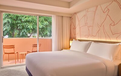 The Ambassador Hotel of Waikiki, Tapestry Collection by Hilton
