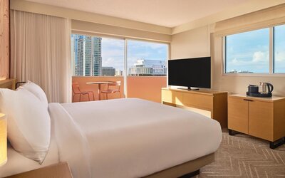 The Ambassador Hotel of Waikiki, Tapestry Collection by Hilton
